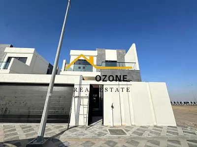Luxuries hot spacious 5bhk villa with balcony prime location ready to move