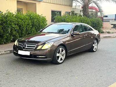 2013 Mercedes-BENZ E-CLASS photo 2