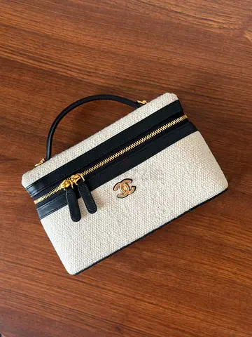 Chanel womens vanity bag