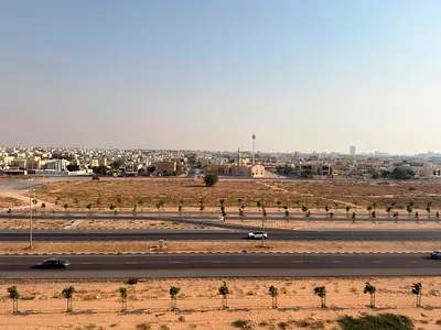 أول ساكن غرفتان ماستر بلكونه مع اطلاله 3 حمام تقسيمات ممتازة تكييف مركزي