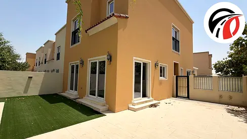 Bright & Spacious 4 Bedroom + Maid | Corner Unit | 170K