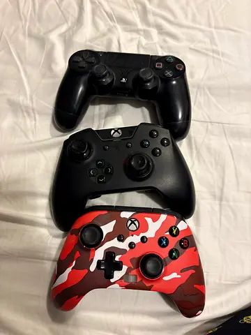 Three wireless controllers bundle - PS4, Xbox One, Xbox Series S/X style