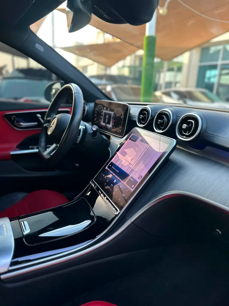 Mercedes-Benz C-Class 2024