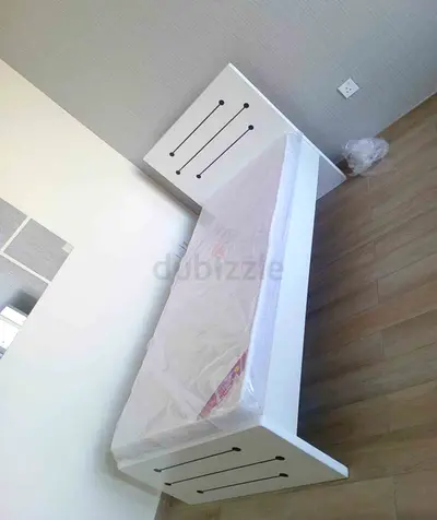 Wooden White single bed frame For Sale