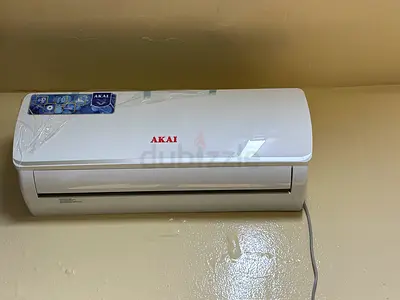 Akai 1 Ton Wall-Mounted Split AC with fitting items