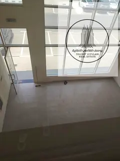 Showroom for annual rent in Industrial Area 18 – Sharjah | With mezzanine and a special price