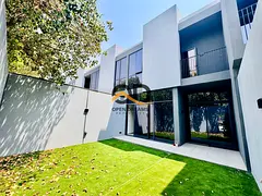 Spacious 2 Bedroom Townhouse | Sendian Masaar FOR SALE