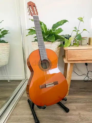 🎸 Yamaha CS40 Classical Guitar + Gig Bag | Perfect Beginner Guitar | Excellent Condition