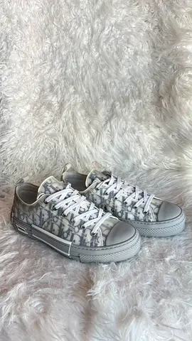 Dior Oblique Low-Top Sneakers
