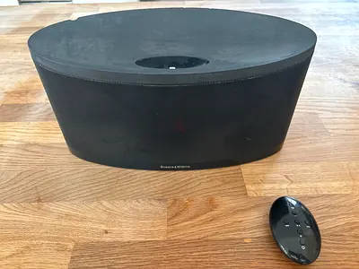 Bowers Wilkins Zeppelin Z2 Wireless Airplay Speaker with remote