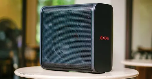 LG xboom Stage 301 Speaker tuned by will.i.am, Woofer and midranges unit by Peerless, AI Speaker