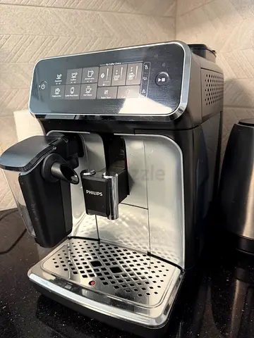 Philips Fully Automatic Espresso  Cappuccino Machine Series 3200 - With User Manual and Receipt