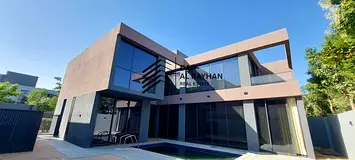 Brand new // Corner Villa with Private pool // Distress Deal [Only OP and SLD]