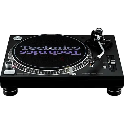 2× Technics SL‑1210 MK5, 2× Ortofon Concorde MKII Mix (yellow), original Technics slipmats