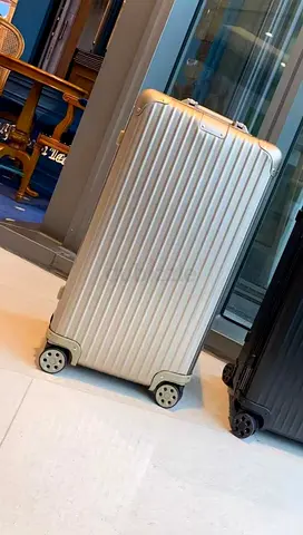 RIMOWA trunk plus
