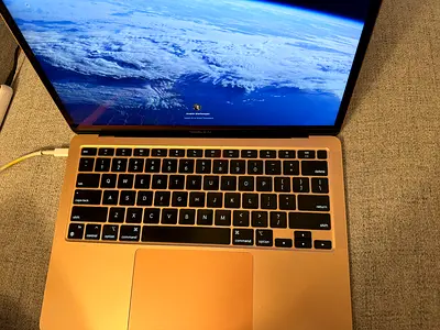 Macbook air 2020 m1 256 rose gold