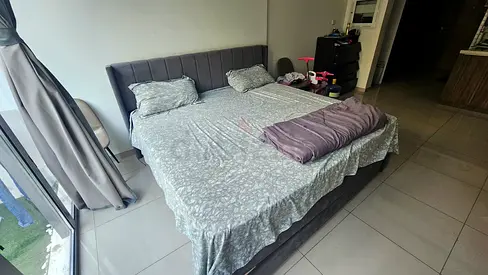 King Size Bed with Mattress – Excellent Condition