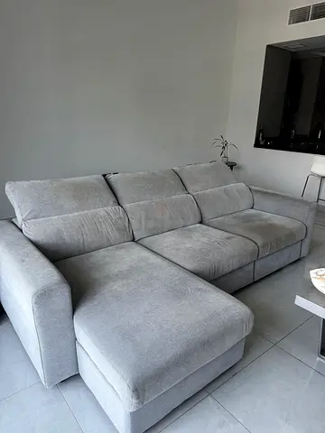 Modern L-Shaped Grey Sofa with Chaise – Excellent Condition