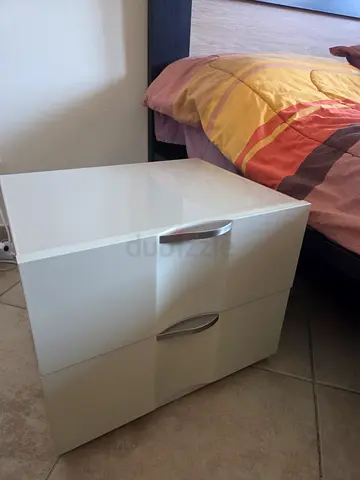 Glossy 2-drawer bedside table/nightstand - good condition - Pick up Interested WhatsApp 056 788 7713