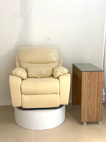 Recliner for salon