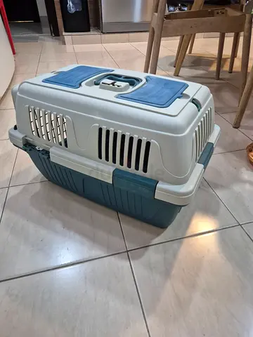 Pet Carrier with Top Handle - Good Condition