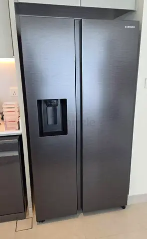 Samsung new model fridge side by side freezer digital water dispenser auto ice maker like new condit