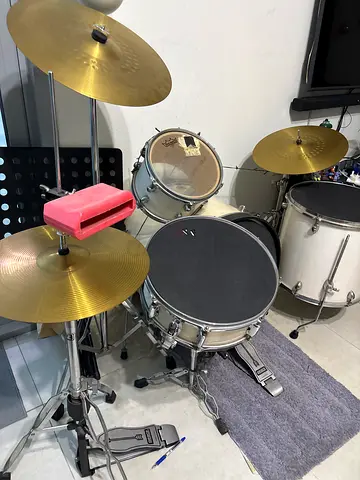Drum kit