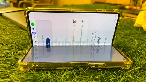 Samsung Galaxy Z Fold (foldable) - Good working clean condition 12/512