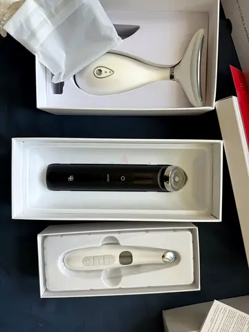 MEDICUBE AGE R Booster, Intelligent Eye Beauty Device and Neck and Face Massager