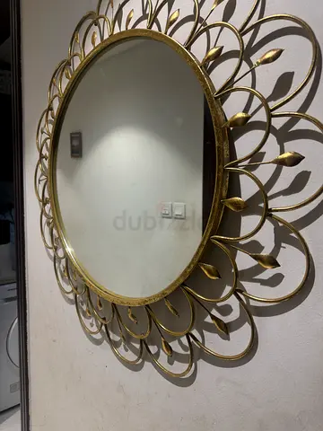 ✨ Elegant Gold Decorative Wall Mirror – Excellent Condition ✨- Urgent Sale- Leaving the country