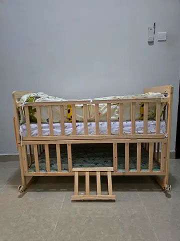Wooden Baby Crib with Mattress and Bumper - Light Finish