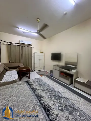 ** BIG FURNISHED STUDIO ** SEPARATE KITCHEN & BALCONY ** MONTHLY BASIS
