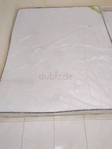 Queen size mattress - good condition, comes wrapped