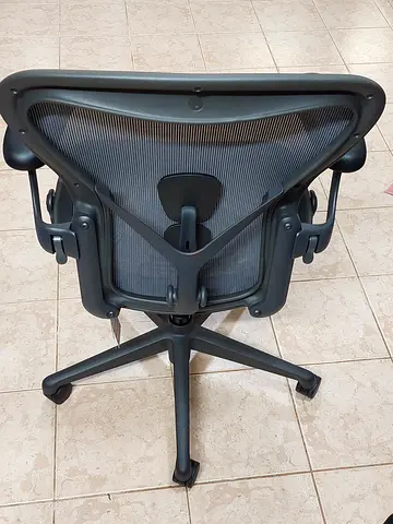 AERON Remastered V2 Version Herman Miller Chair Graphite Fully Adjustable Size B Never Use