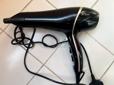 Avion Professional Hair Dryer AHD650 - Black, Working