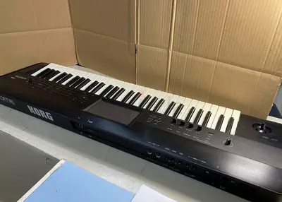 Korg krome 61 keys for sale.