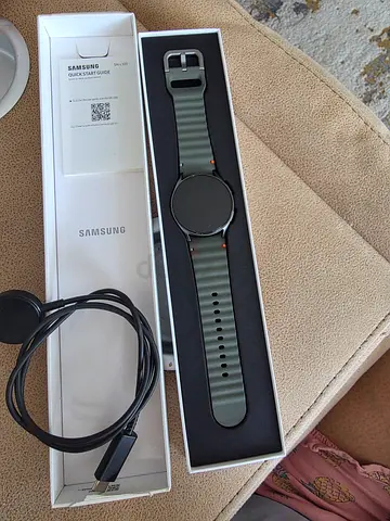 Samsung Galaxy Watch 7 (Green) with Charger - excellent Condition