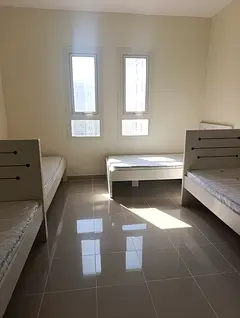 Executive bed space for men with food