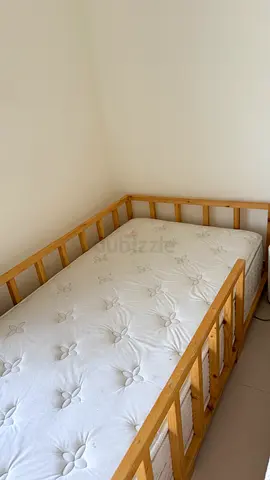Montessori wooden bed with mattress - good condition