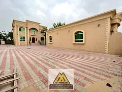 8 bedrooms Majlis (formal sitting room) Spacious living room 9 bathrooms Land area: 10,000 sq ft