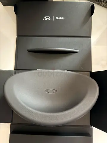 Oakley Meta Vanguard like new and 0 scratch with box and case