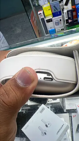 Apple Air Max 2 typc with apple waranty