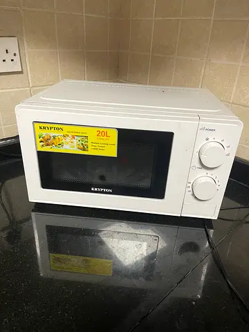 Compact 20L Countertop Microwave - Good Working Condition