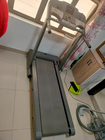 Used electric treadmill, needs motor replacement