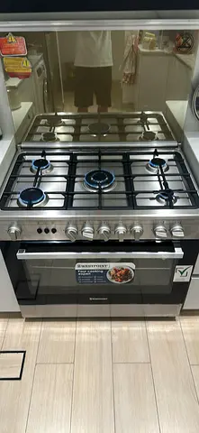 Westpoint 5-Burner Gas Cooker (90x60 cm) - Excellent Condition!