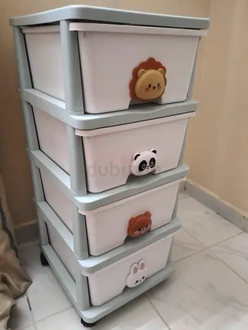 4-Drawer Baby Nursery Storage Unit with Animal Drawer Pulls