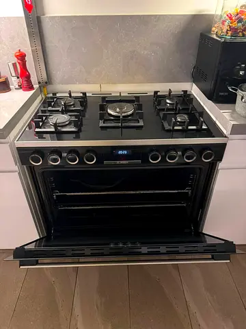Bosch 5-Burner Gas Cooker and Electric Oven