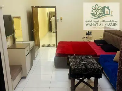 استوديو / مساحه كبيره / مفروش فرش كامل / بلكونه / مطبخ منفصل / القاسميه / الشارقه