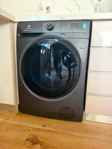 Electrolux Front Load Washer - 8kg and dryer 6kg combo.Dark Grey (Good Condition)
