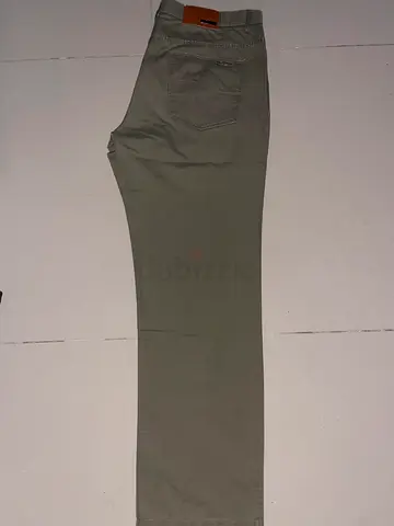 Fergammio Collezion Light khaki mens chinos / trousers - size M 33W 32L